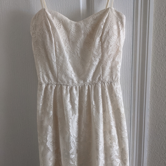 Ivory Lace Maxi Dress Size Medium - Picture 3 of 3